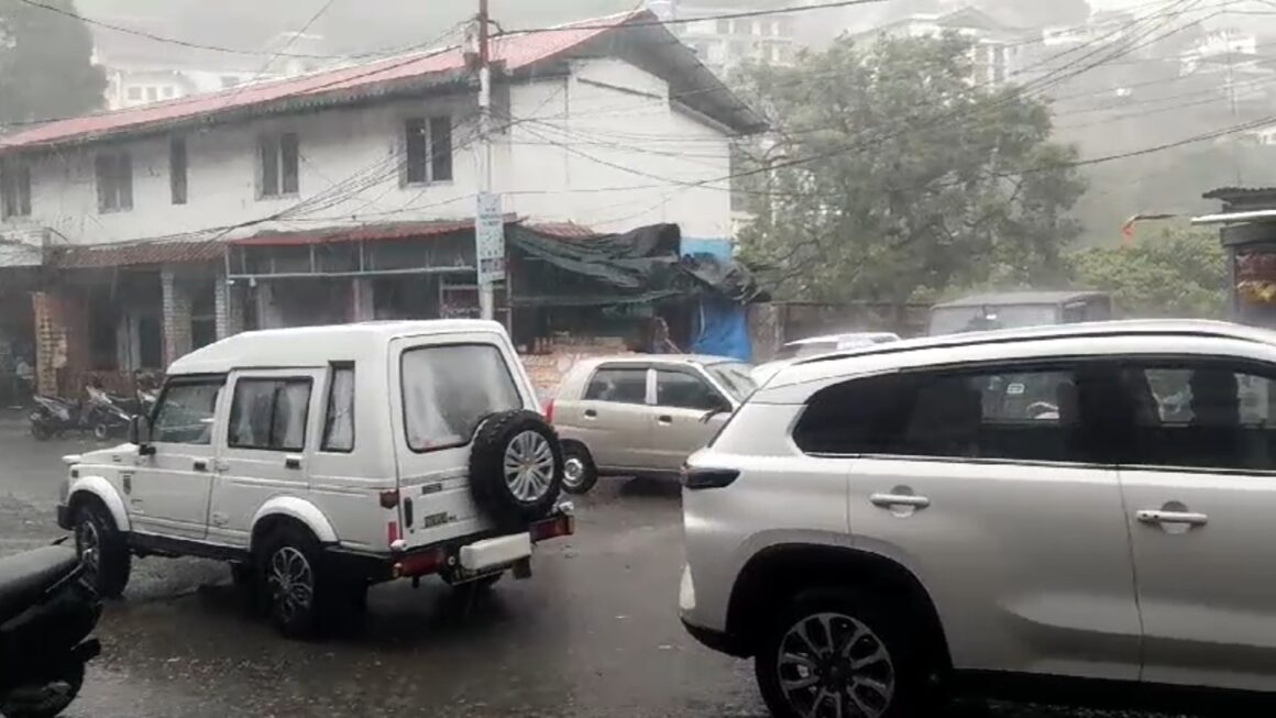  झमाझम बारिश से मौसम हुआ सुहाना 